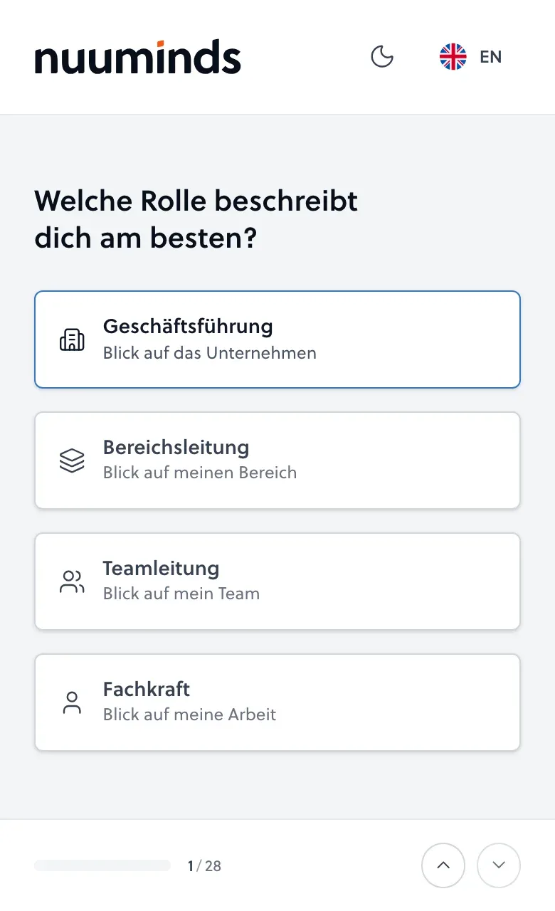 KI-Readiness-Check auf dem Smartphone: eine Frage mit Antwortkarten